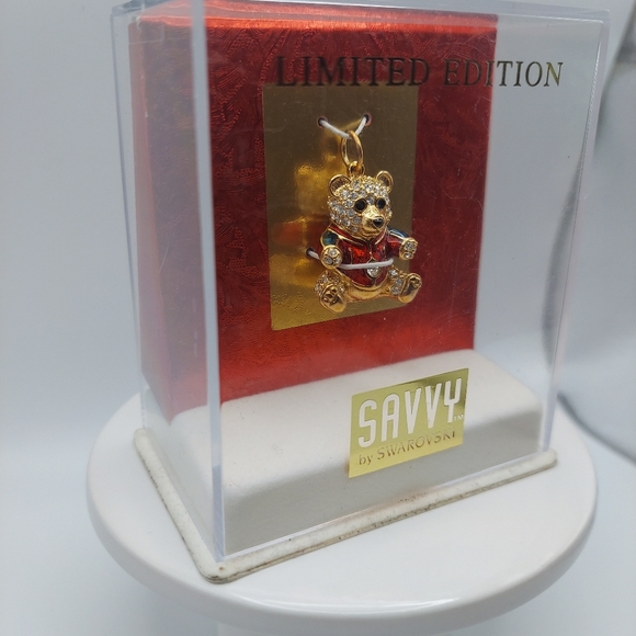 Vintage Savvy Collection Swarvoski Crystal Bear Pendant 1". - Picture 10 of 11